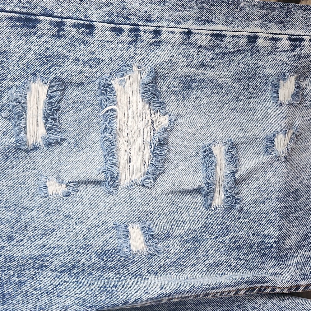 Vibrant Jeans | Distressed High Rise Mom Jeans - Picture 4 of 6